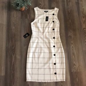 NWT SLEEVELESS WINDOWPANE DRESS FROM EXPRESS WITH BUTTONS WHITE AND BLACK SZ SM